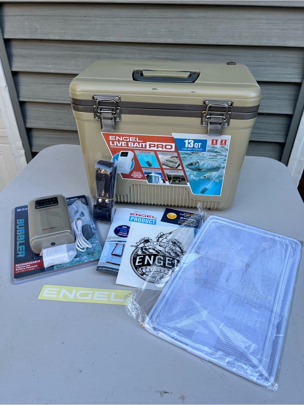 Engel Live Bait Pro 13 QT Cooler w/ Aerator Bubbler Pump, Net - Tan